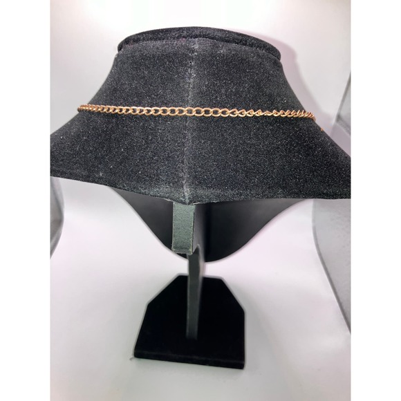 Large Triangle Pendant & Helen Chain 16.25 Inch Necklace! - Picture 6 of 6